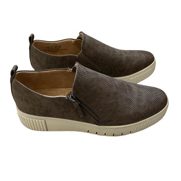 Naturalizer Shoes - Soul Naturlizer Women’s Turner Slip On Shoe. Size 9.5 .